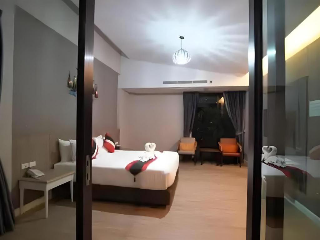 Chatnipa Beach Resort By Morseng Ban Hat Lek Bagian luar foto